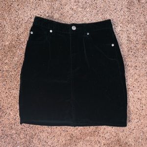 H&M black velvet skirt